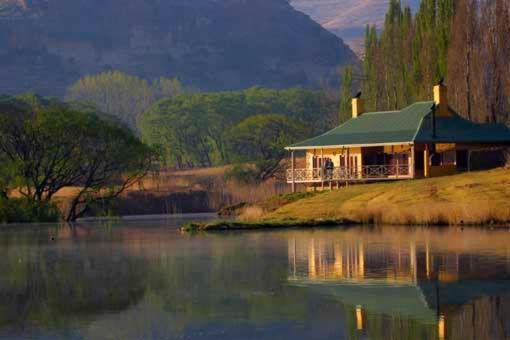Royal Coachman Villa Clarens Bagian luar foto
