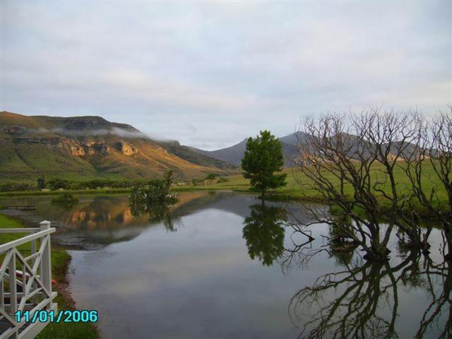 Royal Coachman Villa Clarens Bagian luar foto