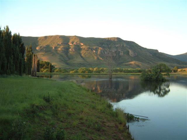 Royal Coachman Villa Clarens Bagian luar foto